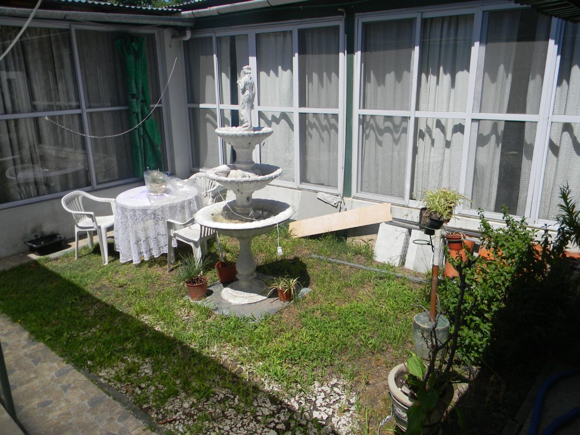 Gran Casa Con Pileta Y Quincho En Talar