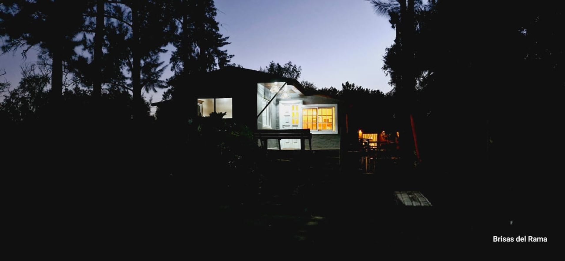 Venta complejo 3 cabañas amueblada, pileta PERMUTA