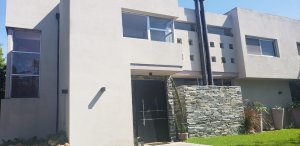 Casa Alquiler Temporario En Barrio Laguna Del Sol