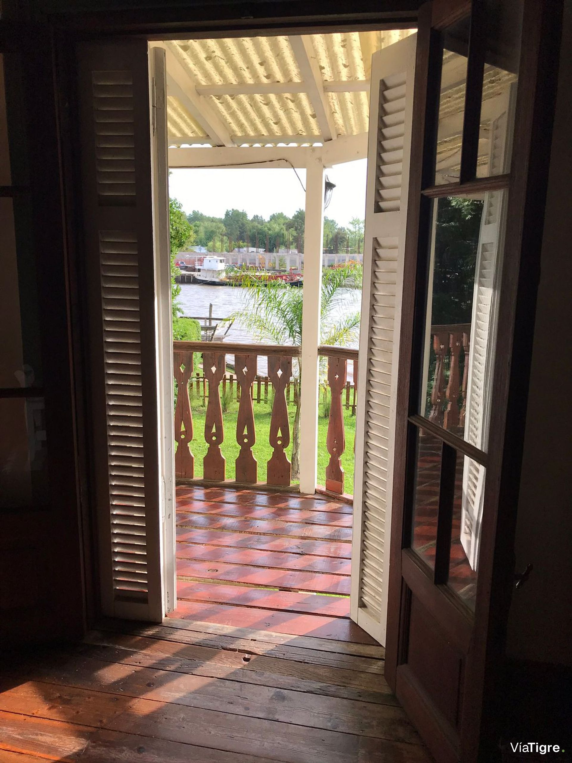 VENTA CASA EN DELTA DEL TIGRE - TERRENO DE 2375 m2