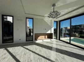 5-Room Rental House with Private Dock, Villanueva