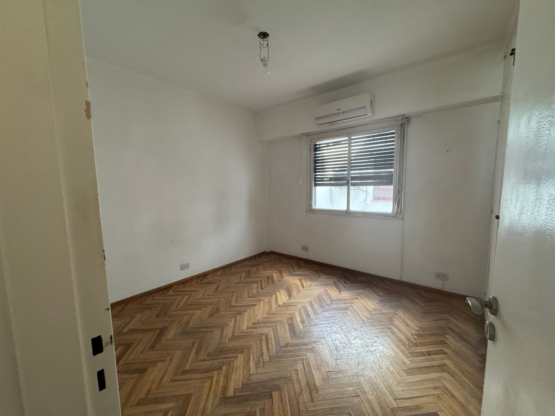 Venta 3 Ambientes Con Balcon Excelente Ubicacion