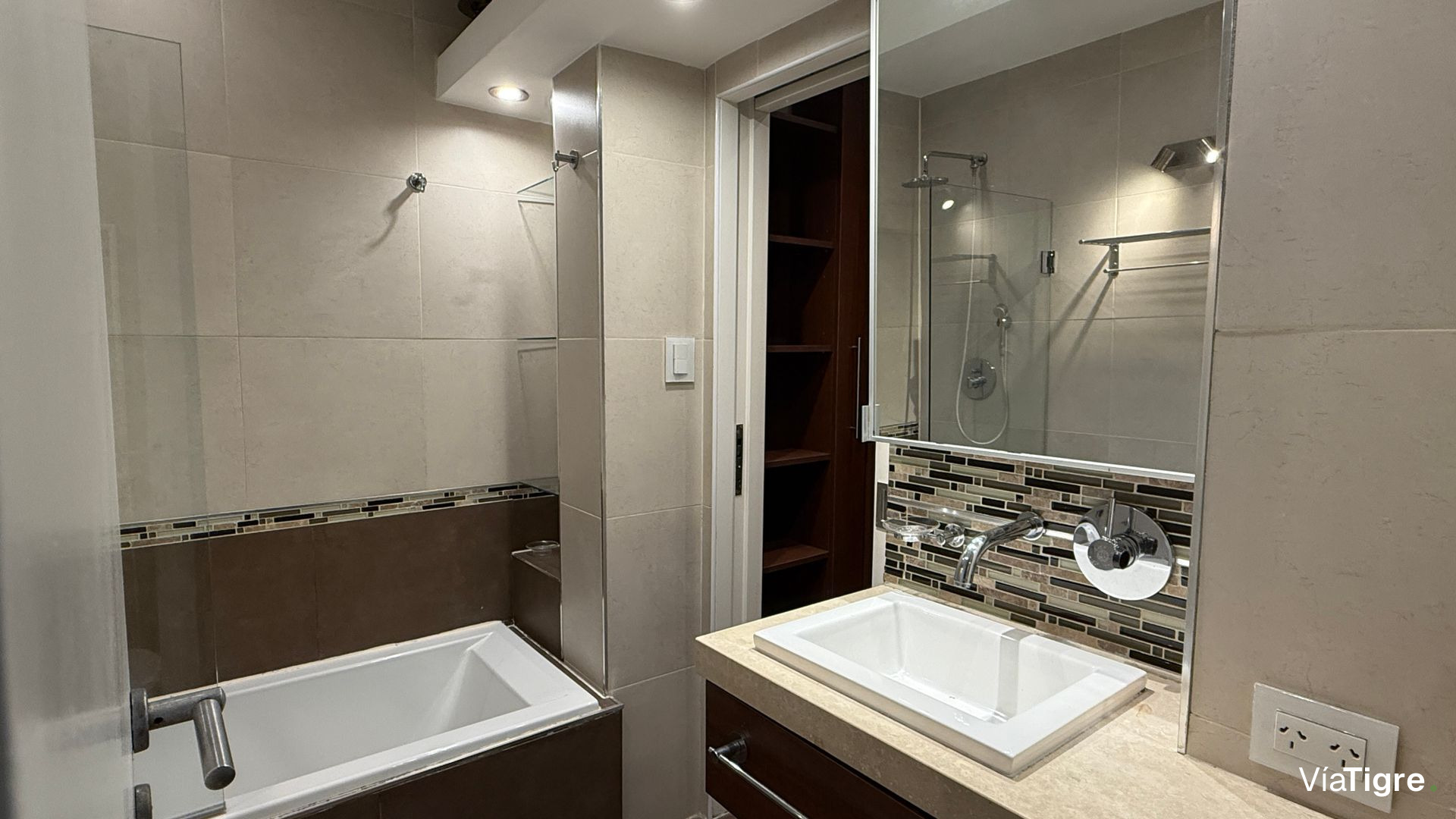 Departamento piso 4 amb venta Olivos con cochera