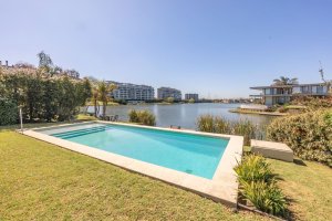 Casa 7 amb venta con salida al lago Golf nordelta