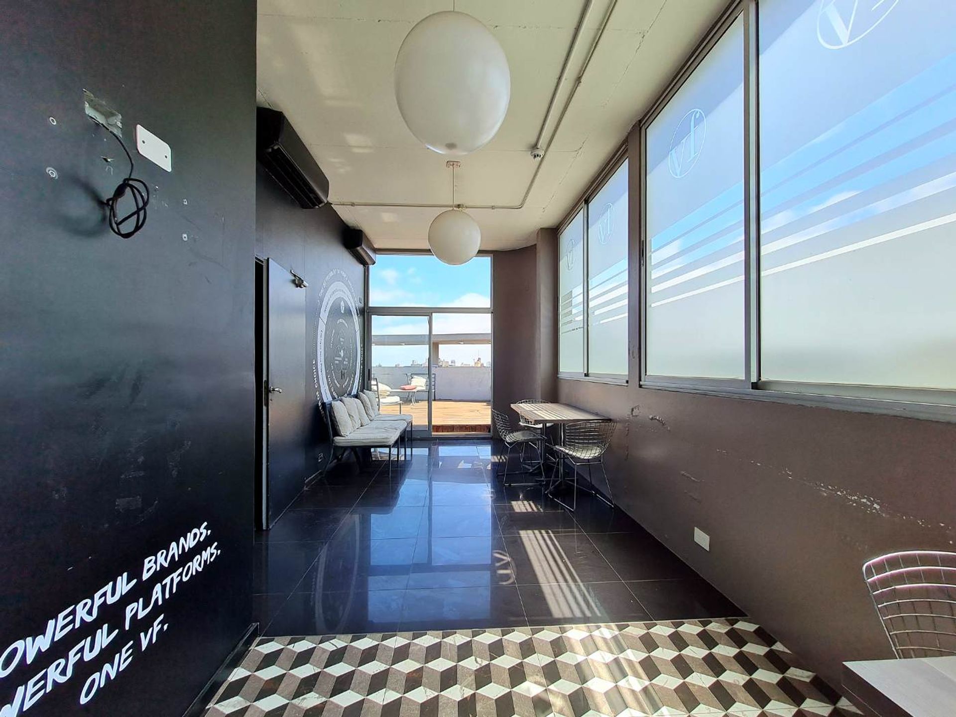 Venta Edificio En Block 3600 M2 Florida V. Lopez.