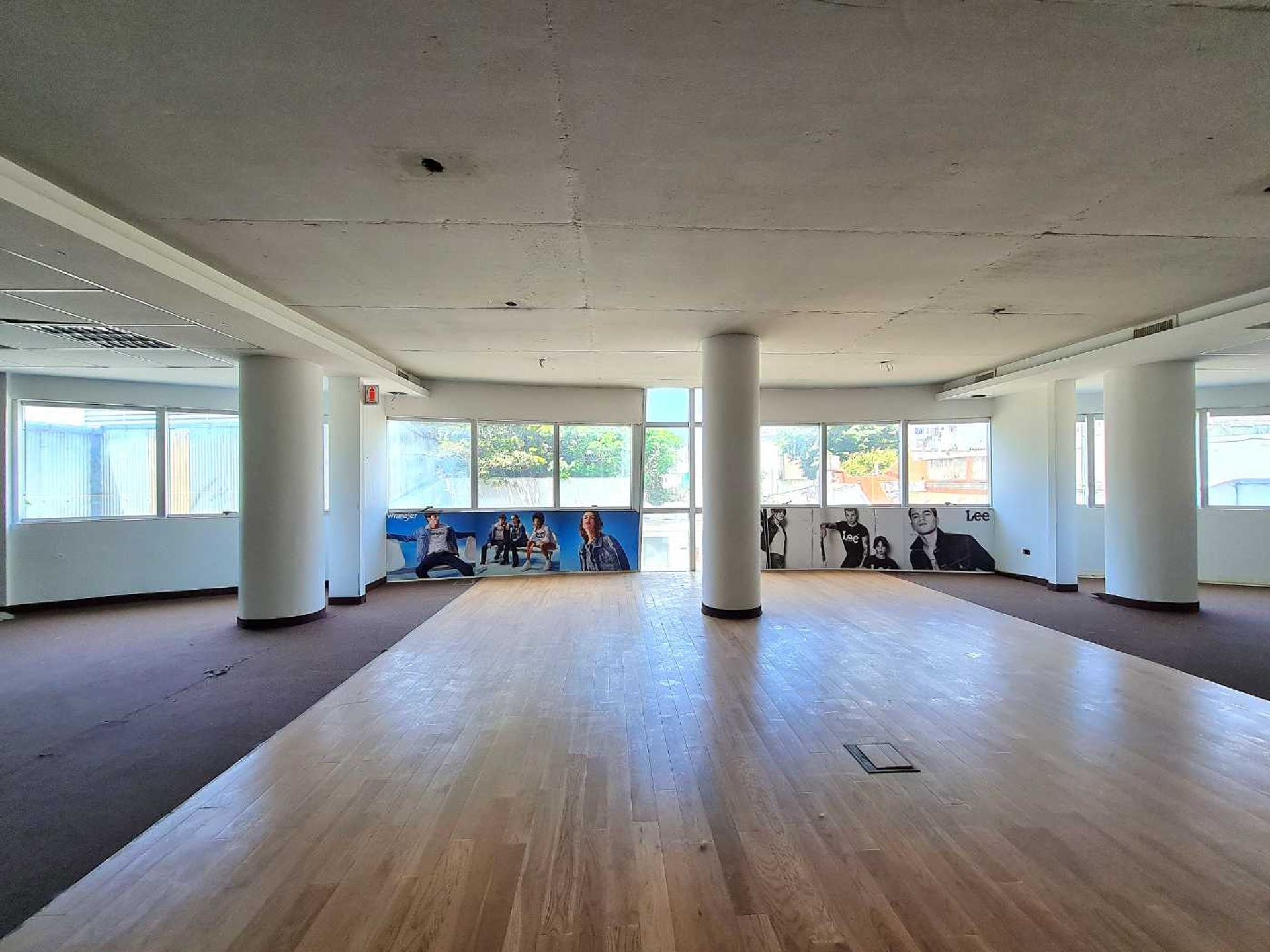 Venta Edificio En Block 3600 M2 Florida V. Lopez.