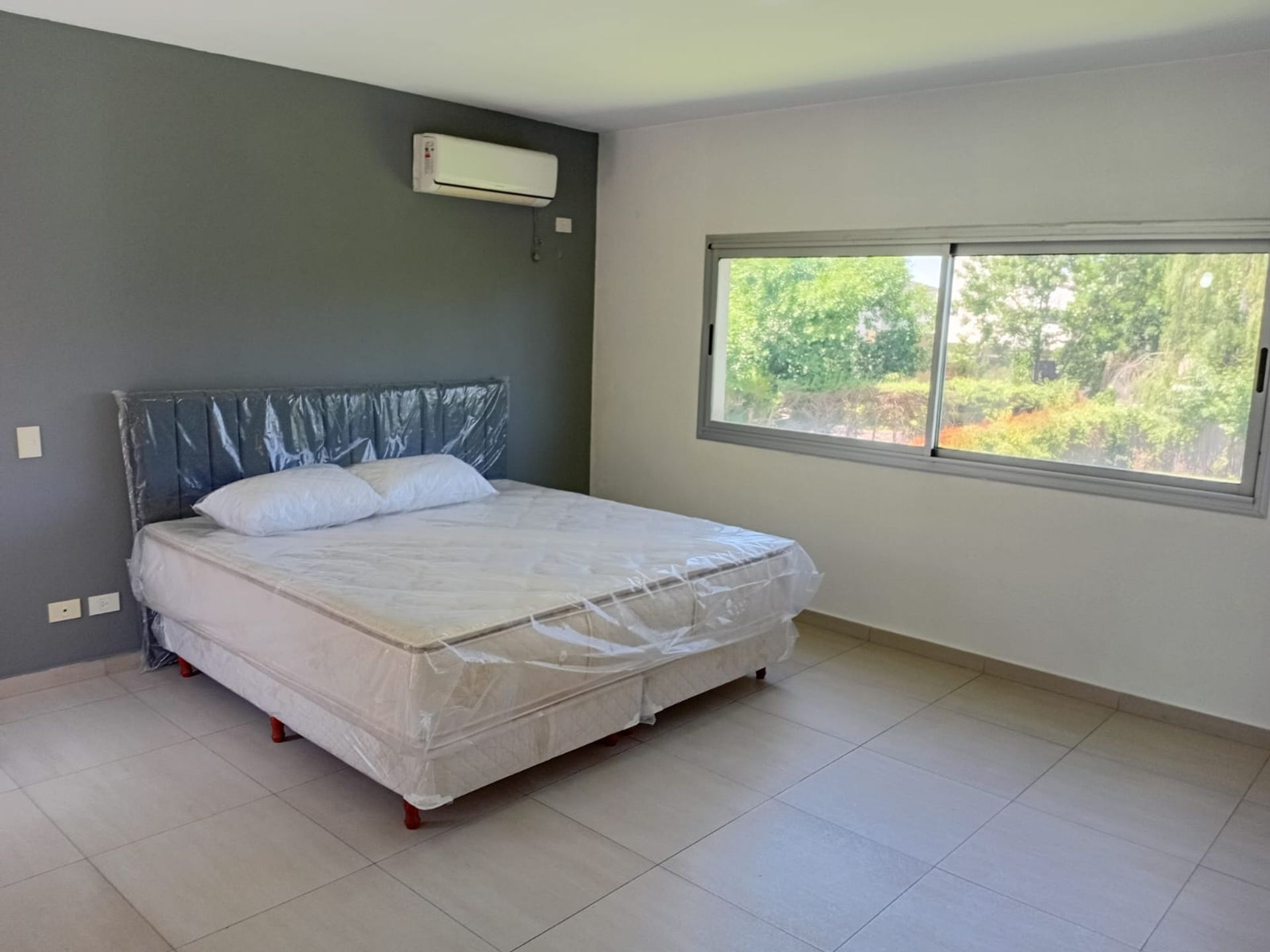 Venta Casa 6 amb. Barrio Santa Catalina Benavidez