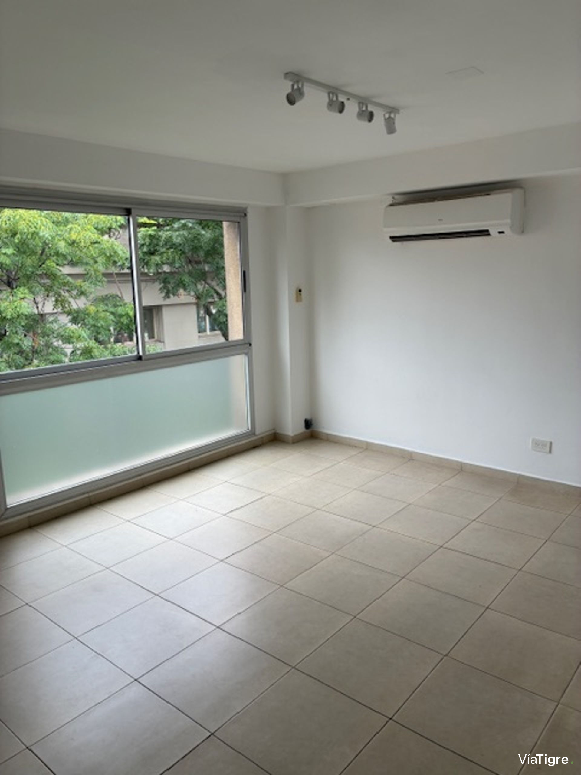 Oficina Venta San Isidro Centro 180m2-Balcón+Coche