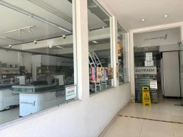 Commercial spaces for sale with parking in front of UNICENTER