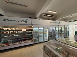 Commercial spaces for sale with parking in front of UNICENTER