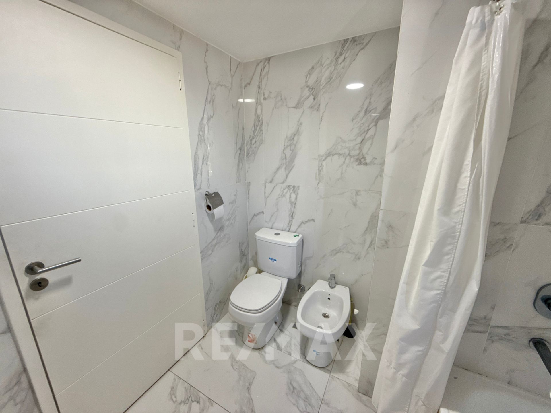 Venta depto 2 amb c/doble cochera - Brickell Tigre