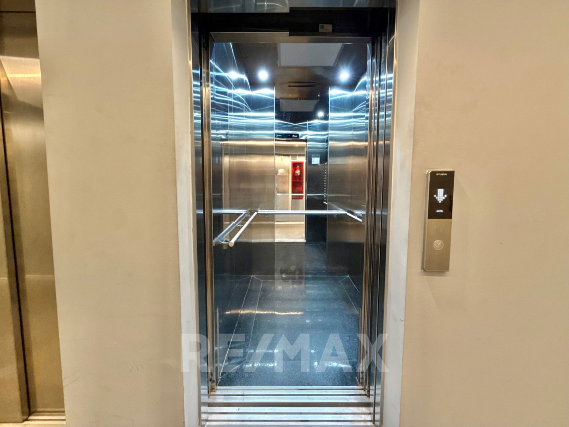 Venta depto 2 amb c/doble cochera - Brickell Tigre