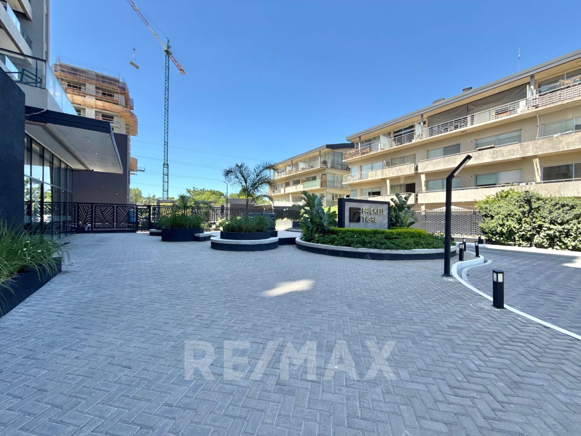 Venta depto 2 amb c/doble cochera - Brickell Tigre