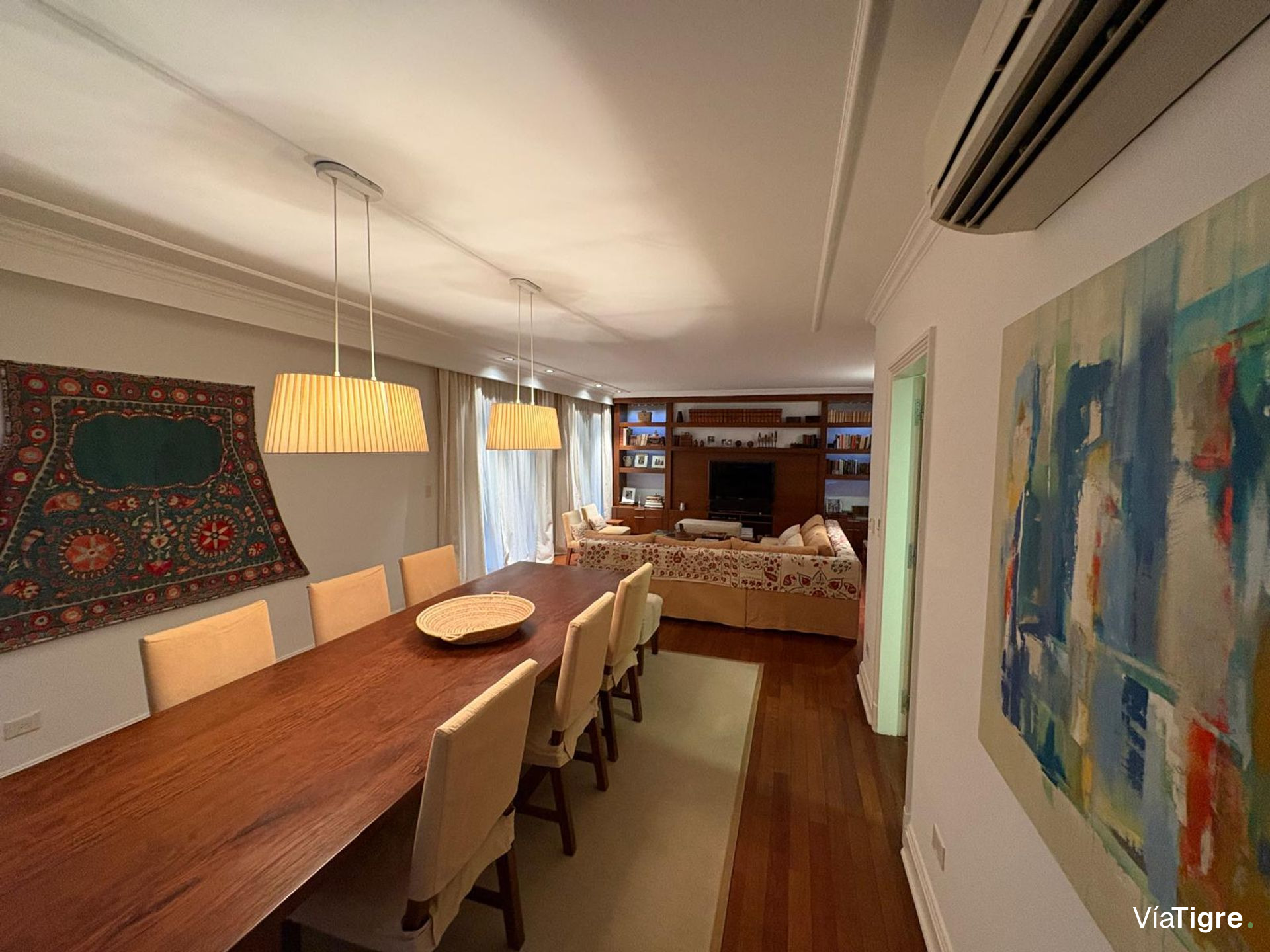 Departamento de tres dormitorios, Barrancas al Rio