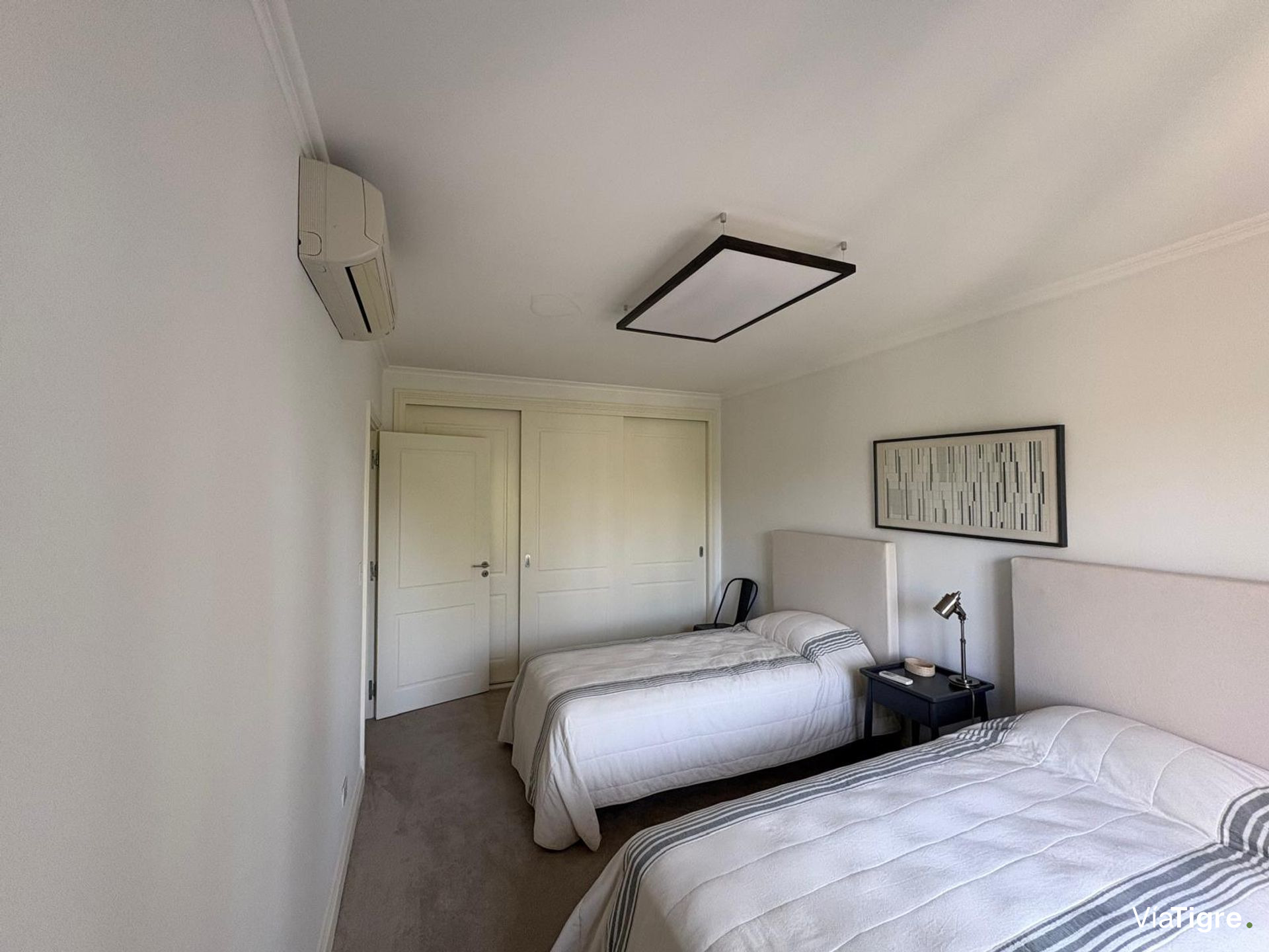 Departamento de tres dormitorios, Barrancas al Rio