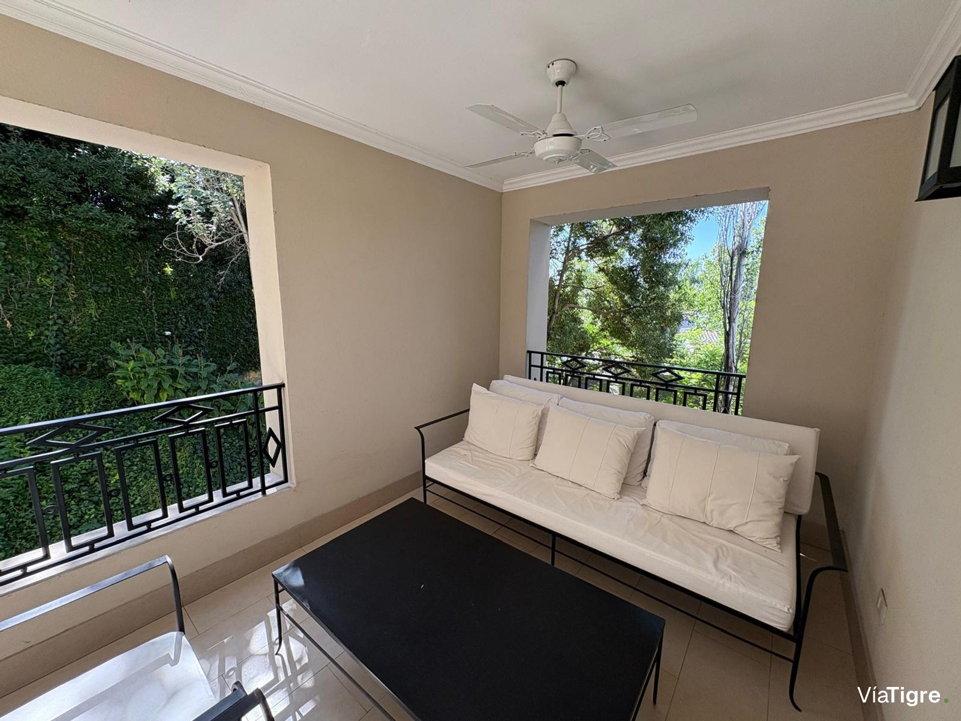 Departamento de tres dormitorios, Barrancas al Rio