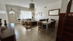 Casa 4 Amb En Venta En Villa Adelina Con Jardin