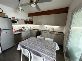 Casa 4 Amb En Venta En Villa Adelina Con Jardin