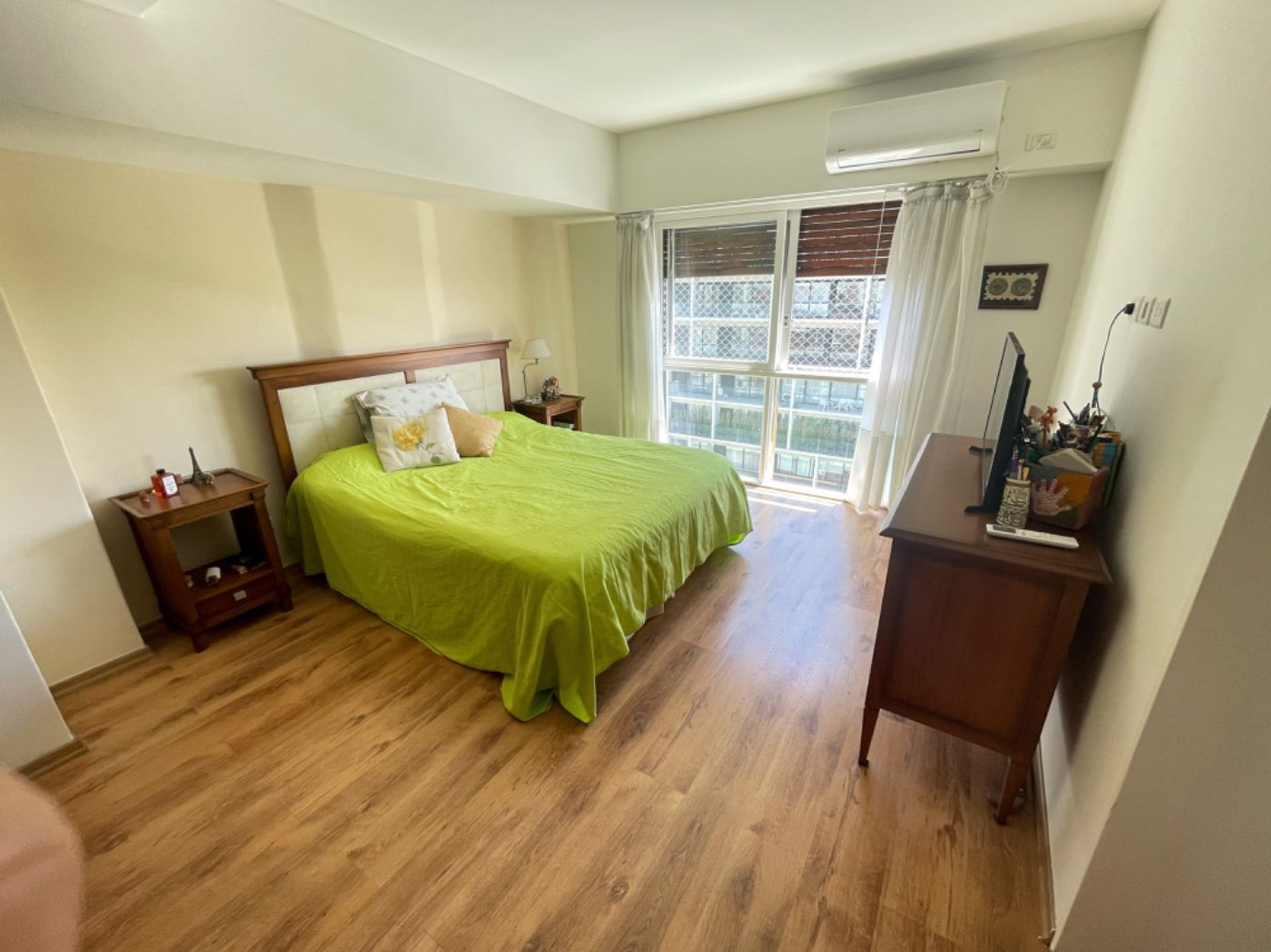 Venta Dpto 4 Amb Con Cochera. Vista Al Rio Olivos