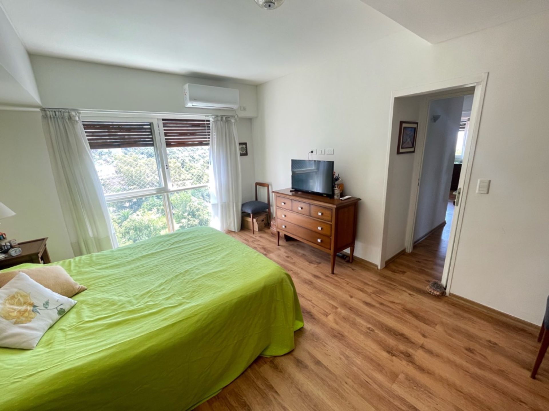 Venta Dpto 4 Amb Con Cochera. Vista Al Rio Olivos