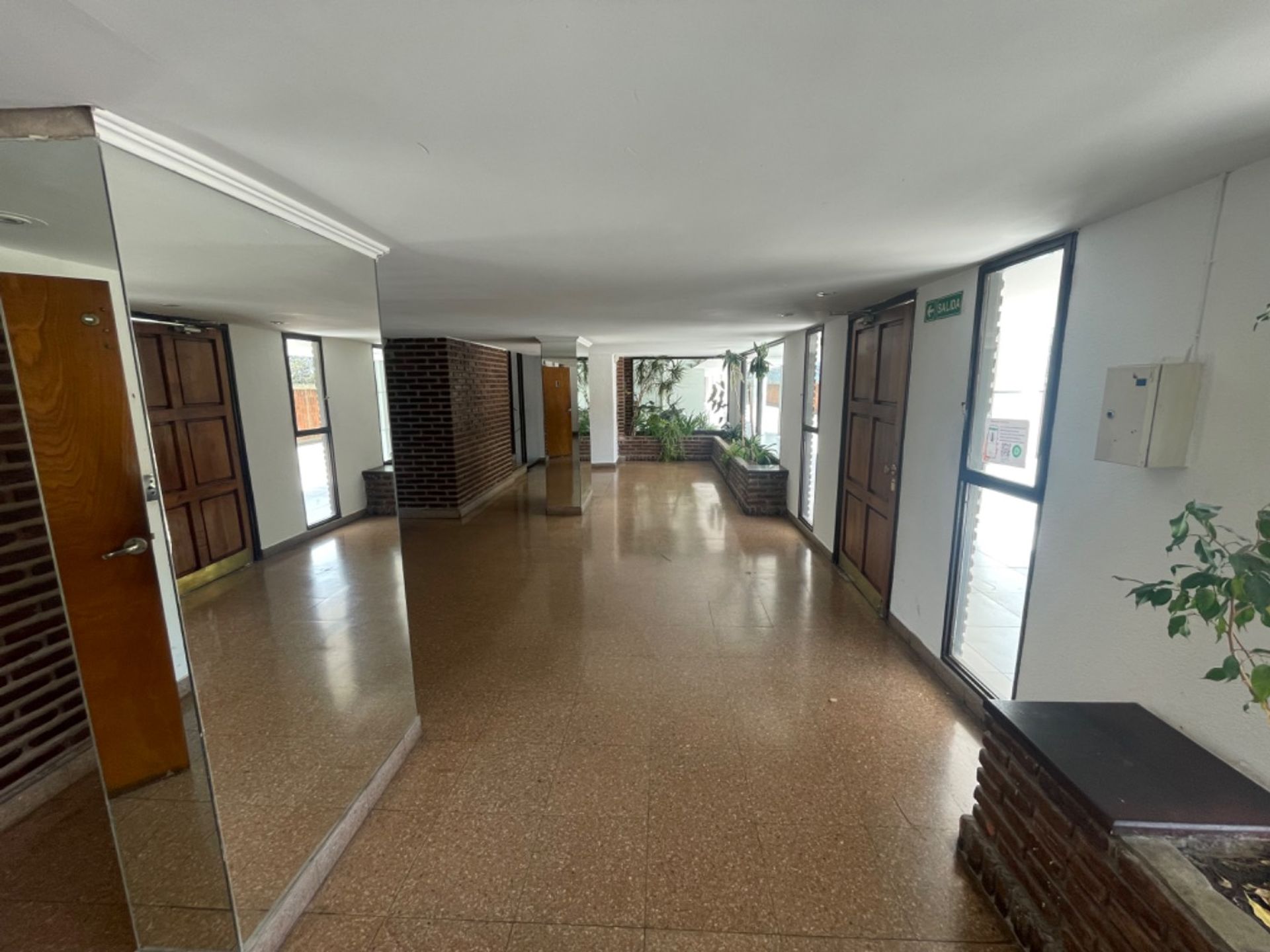 Venta Dpto 4 Amb Con Cochera. Vista Al Rio Olivos