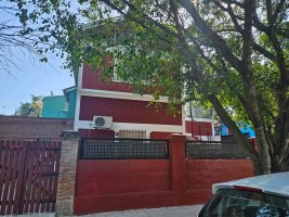 Venta 2Casas y monoambiente en block. San Isidro