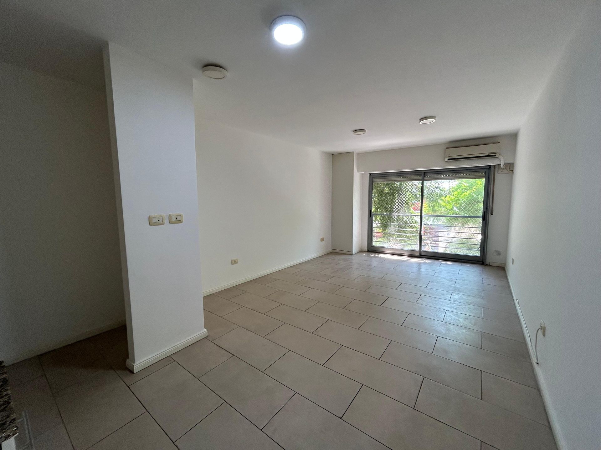 Alquiler Depto 2 Amb Cochera Y Baulera San Isidro