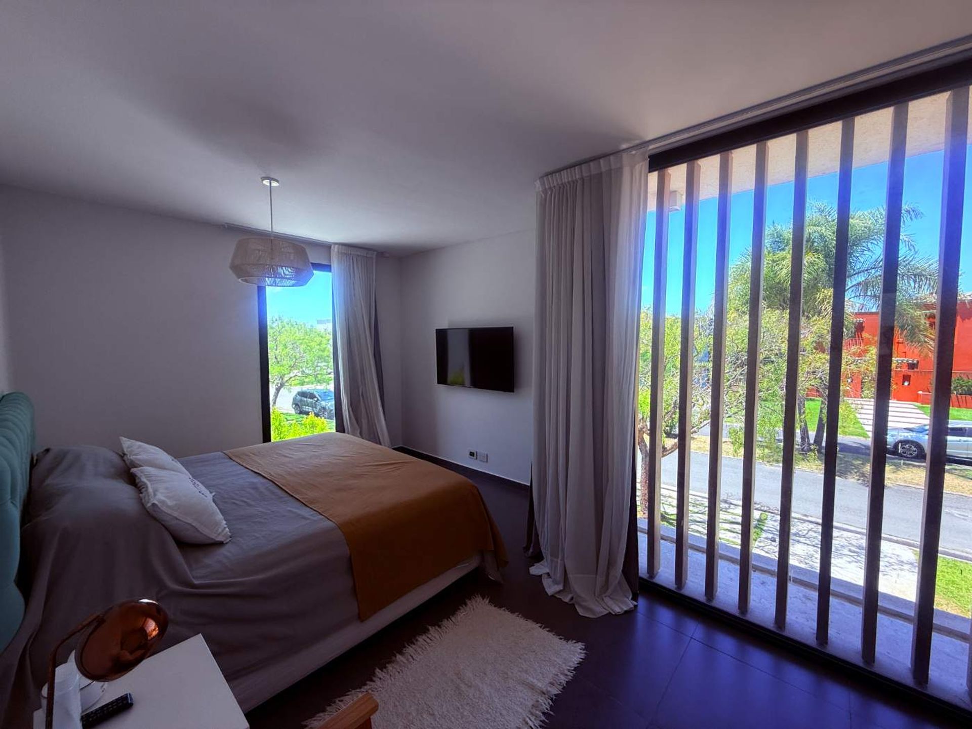VENTA Casa 6 amb. MODERNA, LOTE INTERNO, 322MTS!!