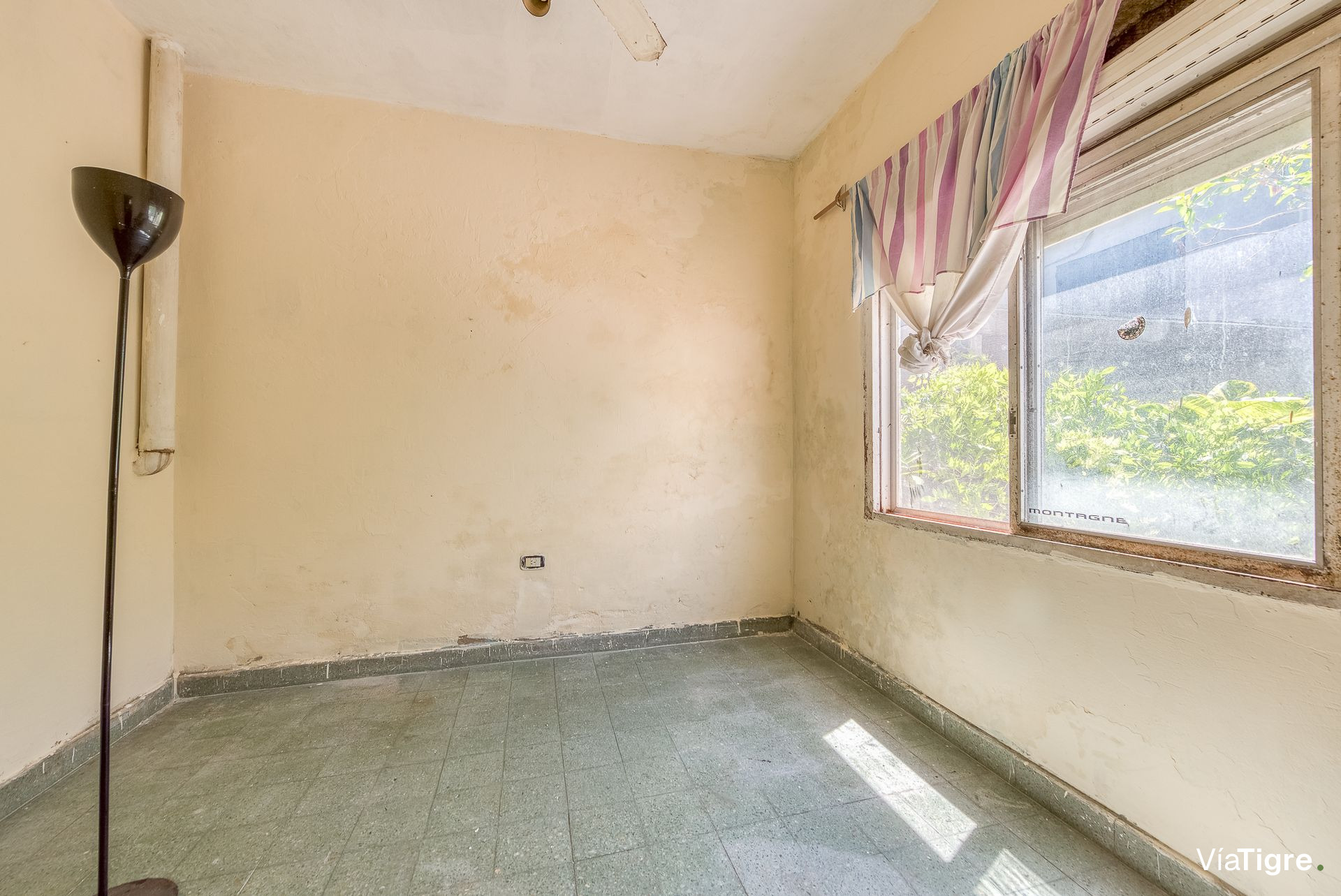 Venta Lote Con Casa A Refaccionar B. San Isidro