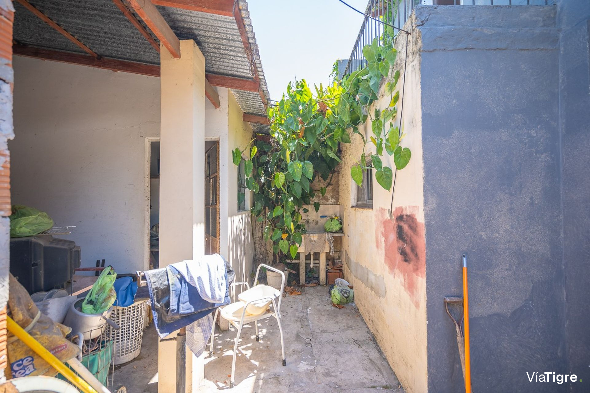 Venta Lote Con Casa A Refaccionar B. San Isidro