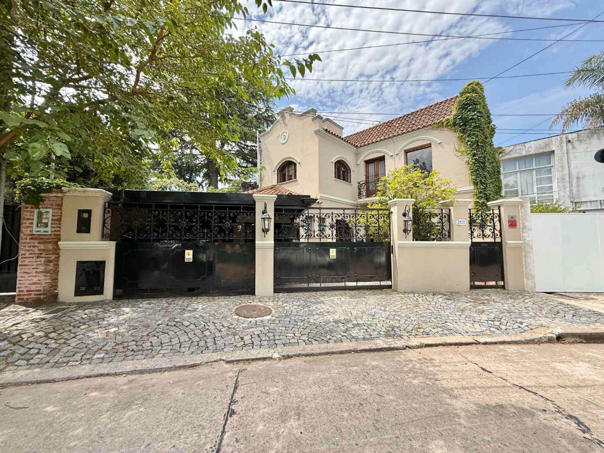 Venta Casa Punta Chica Con Vista Al Rio