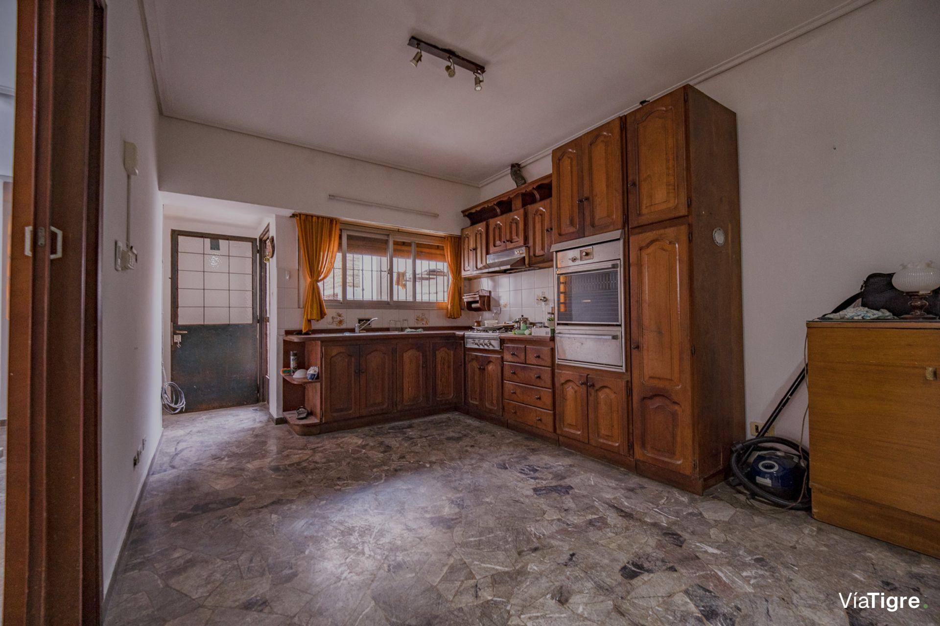 Venta Casa San Isidro-Permuta