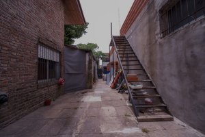 Sale of Multifamily House with Store – Beccar