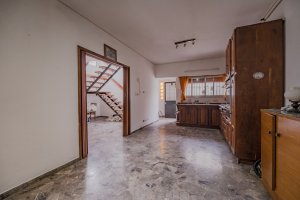 Sale of Multifamily House with Store – Beccar