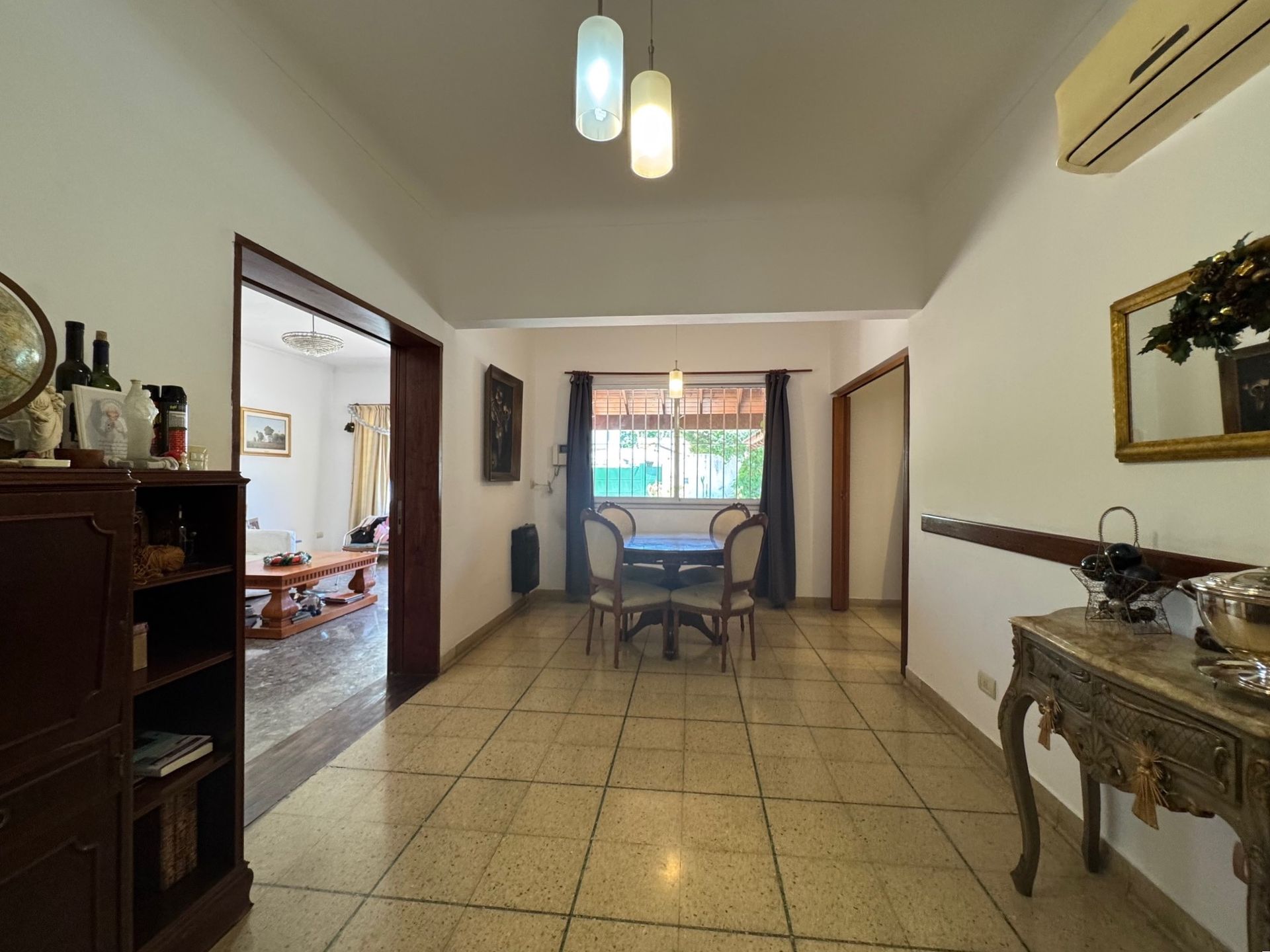 Casa en venta 4 dorm., pileta, jardín Don Torcuato