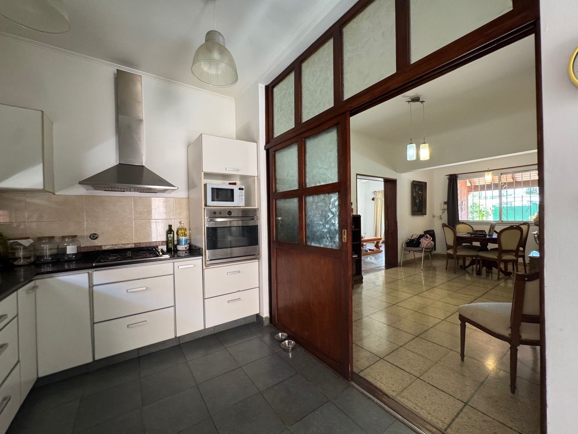Casa en venta 4 dorm., pileta, jardín Don Torcuato