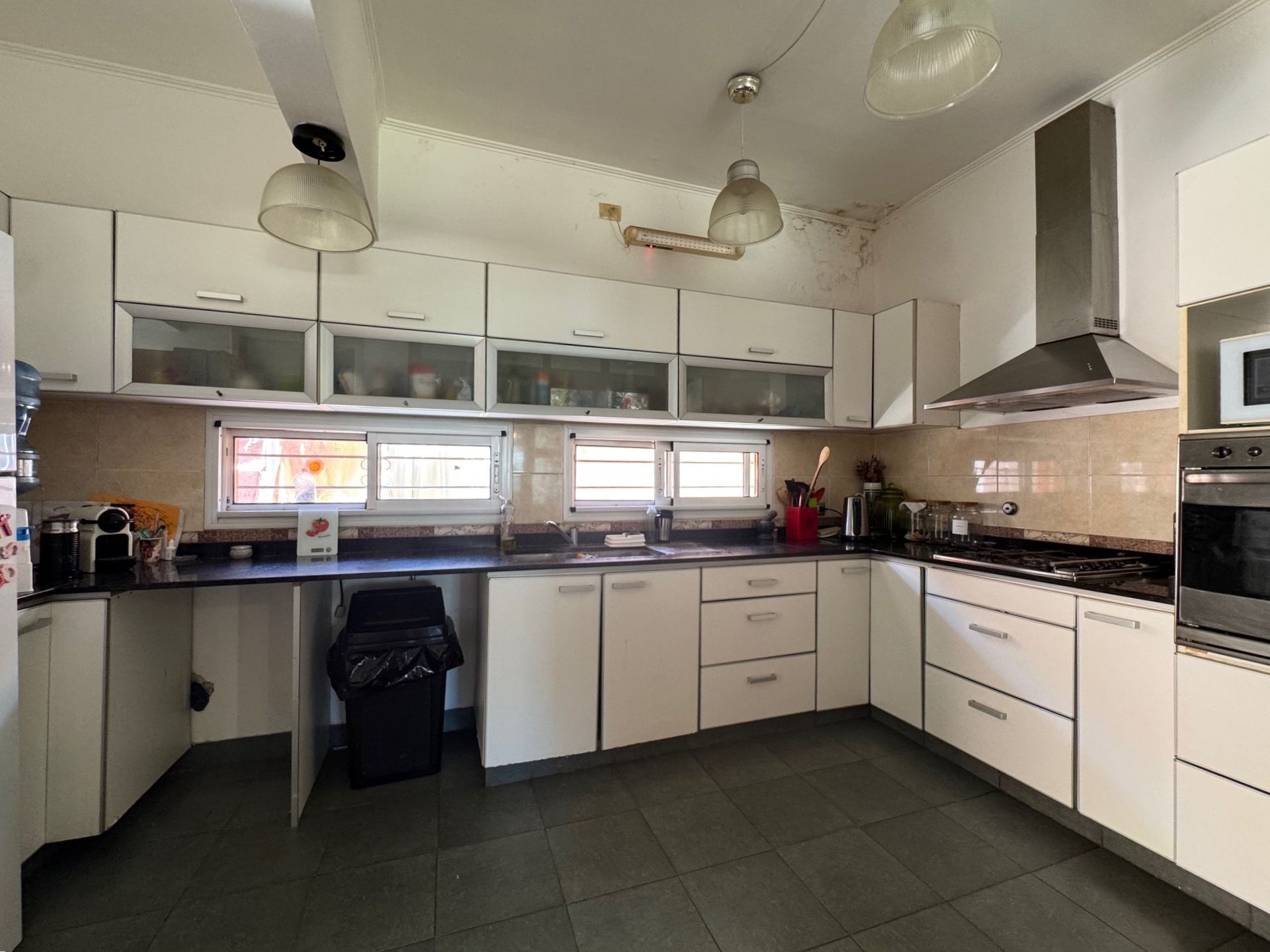 Casa en venta 4 dorm., pileta, jardín Don Torcuato