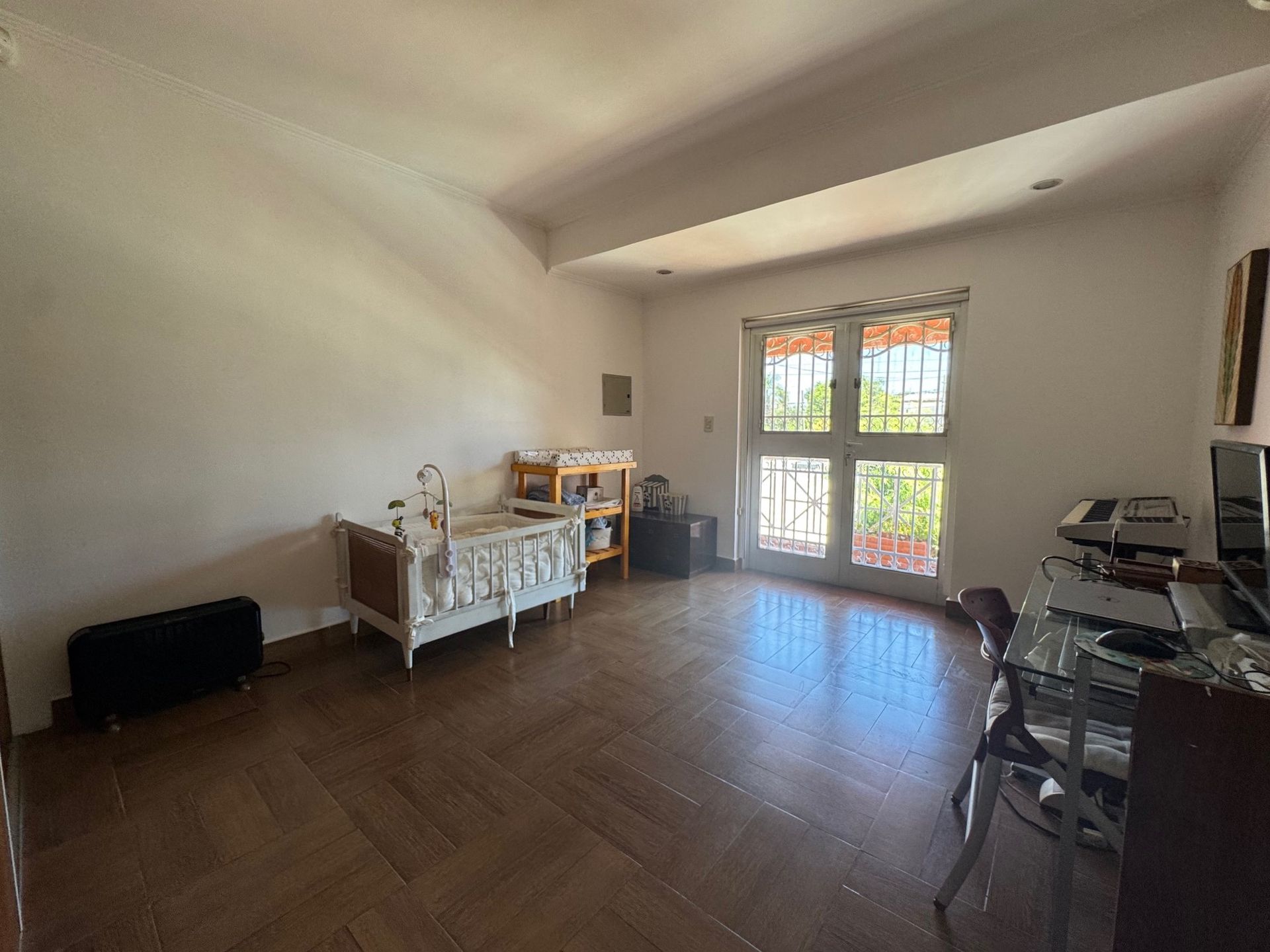 Casa en venta 4 dorm., pileta, jardín Don Torcuato