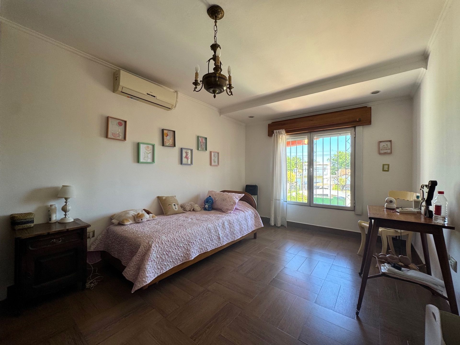 Casa en venta 4 dorm., pileta, jardín Don Torcuato