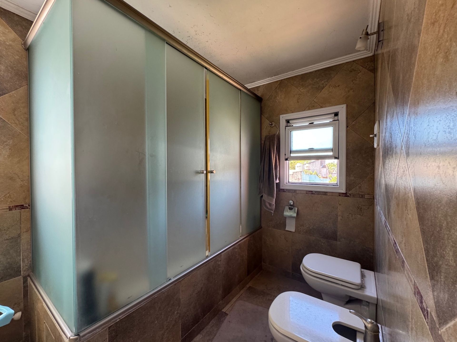Casa en venta 4 dorm., pileta, jardín Don Torcuato
