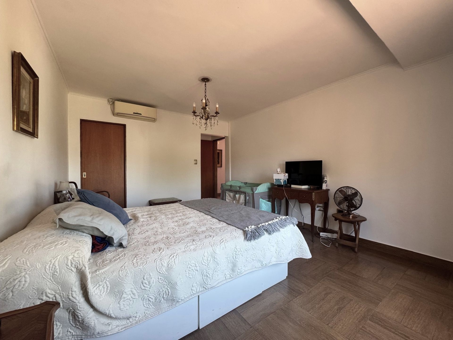 Casa en venta 4 dorm., pileta, jardín Don Torcuato