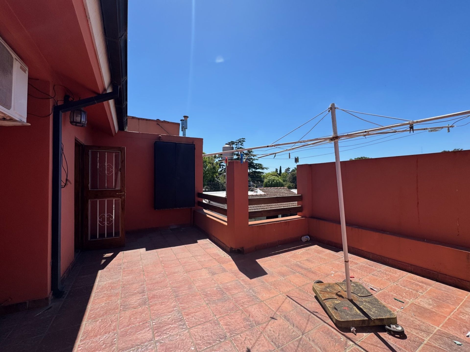 Casa en venta 4 dorm., pileta, jardín Don Torcuato