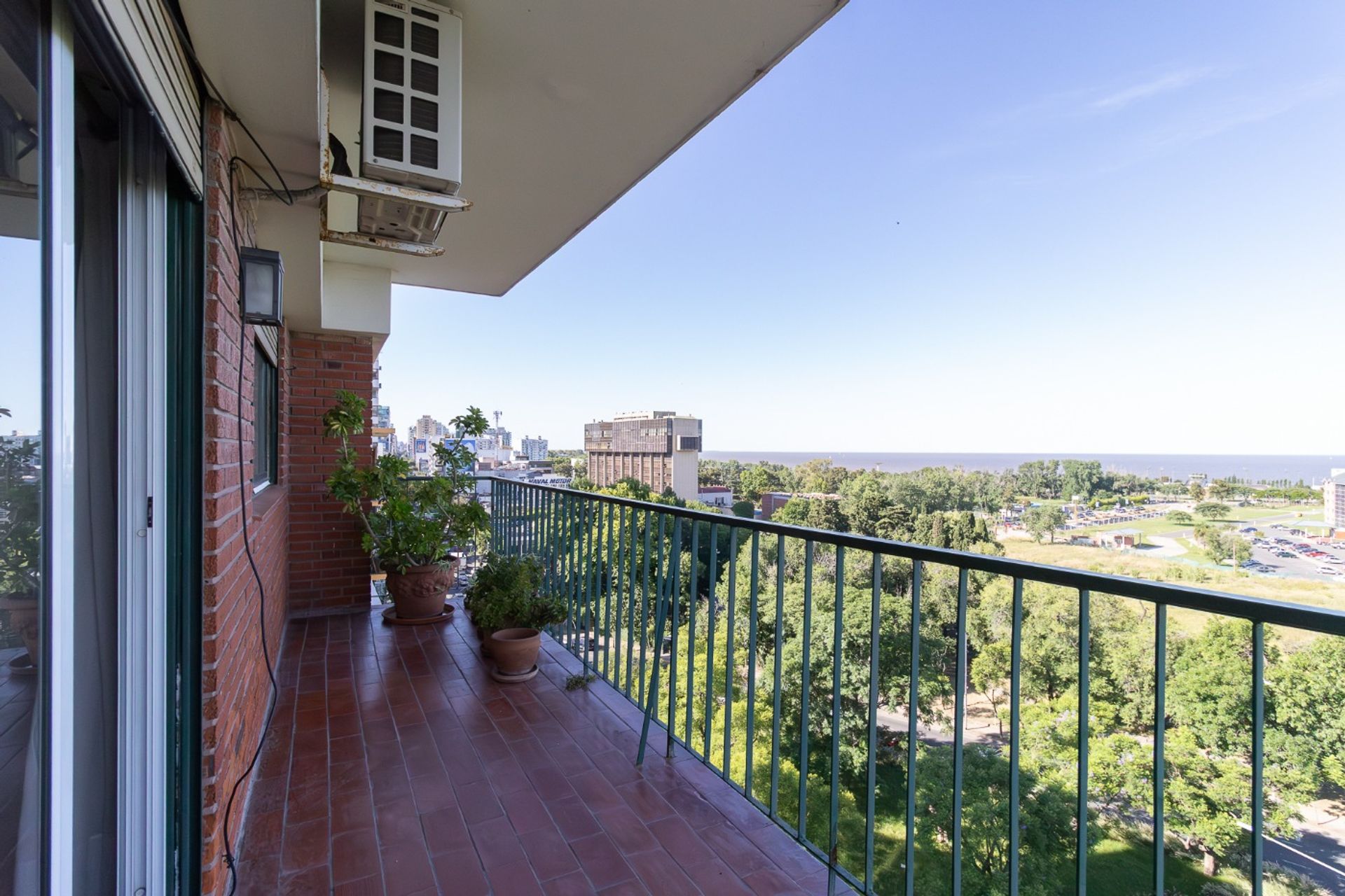 VENTA Depto 4 amb c/dep - Vista al Rio Piso Alto.