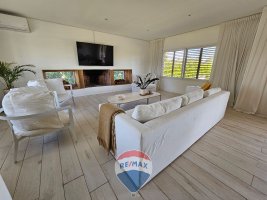 Modern House in Barbarita