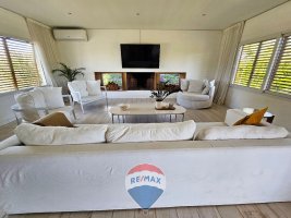 Modern House in Barbarita