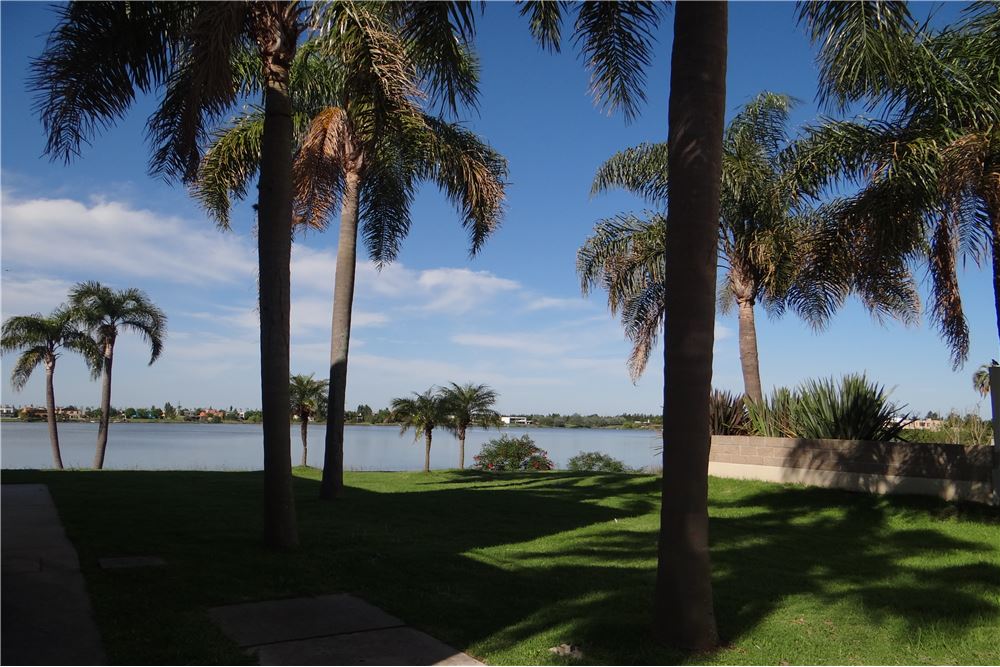 Venta Depto. Con Jardin Al Agua 3 AMB. VILA VELA