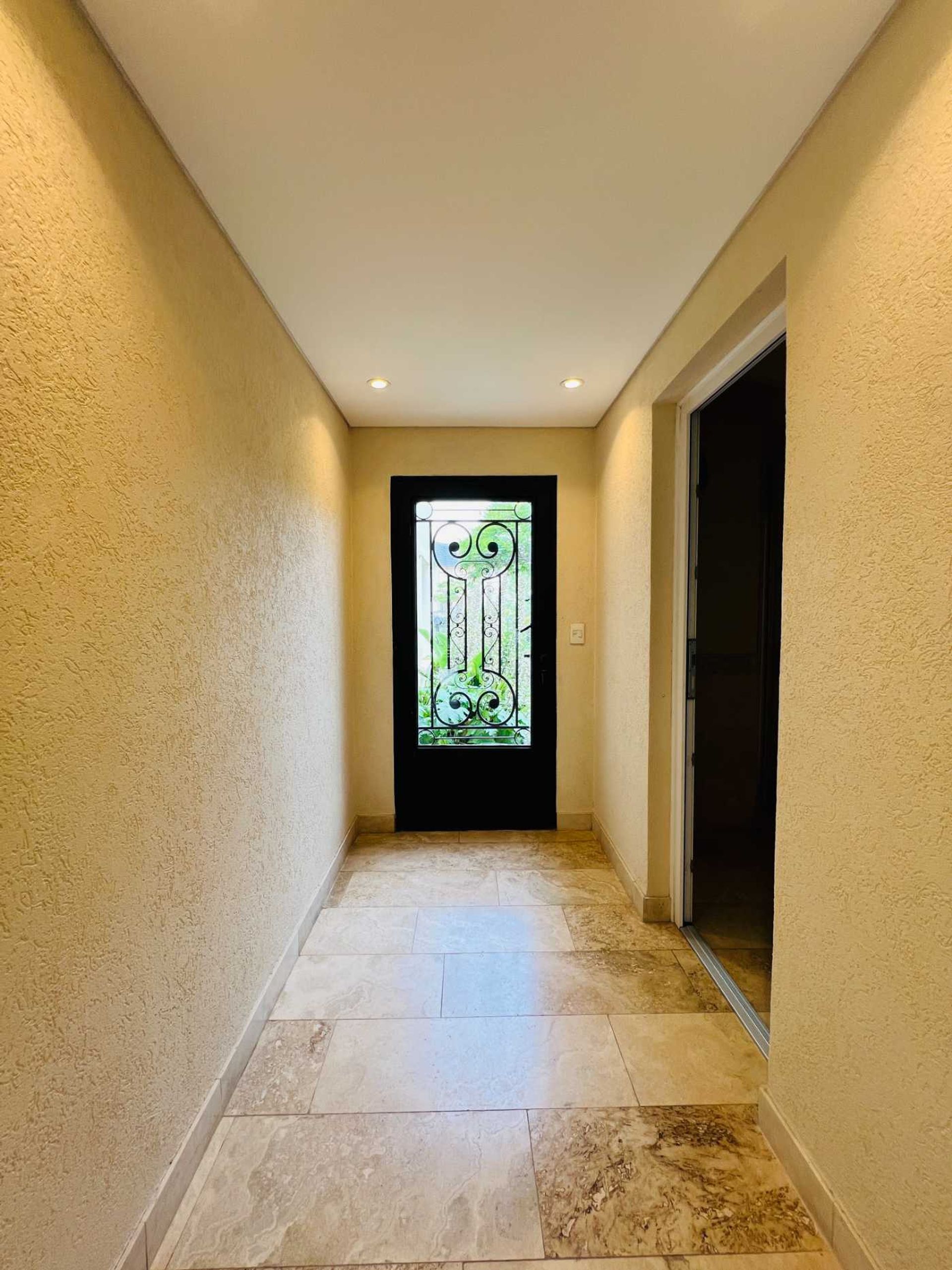 Venta casa Castores Nordelta 353m2 al lago central