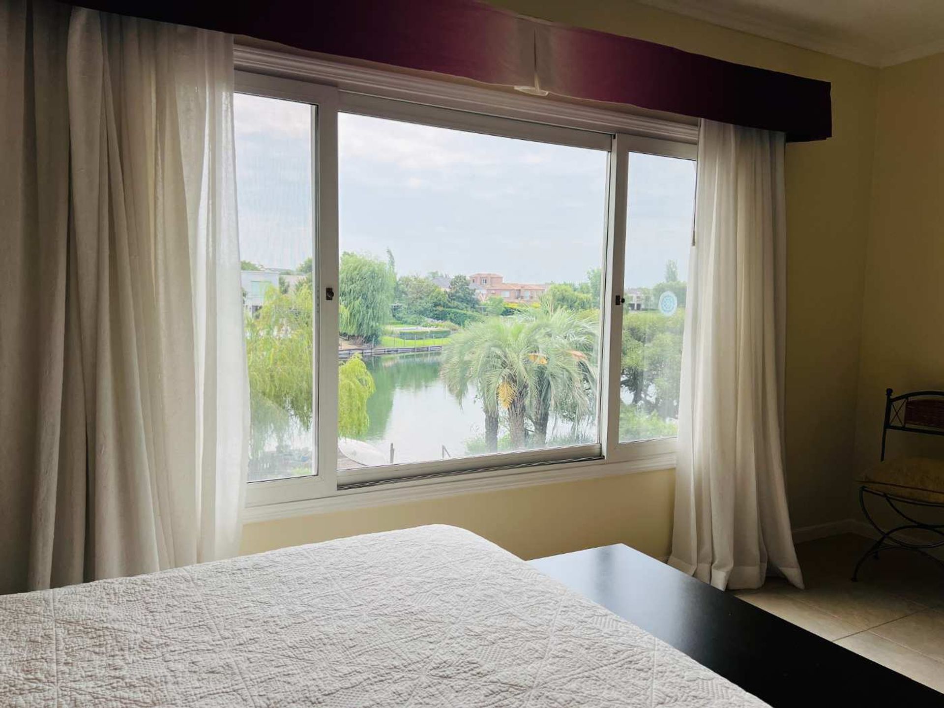 Venta casa Castores Nordelta 353m2 al lago central