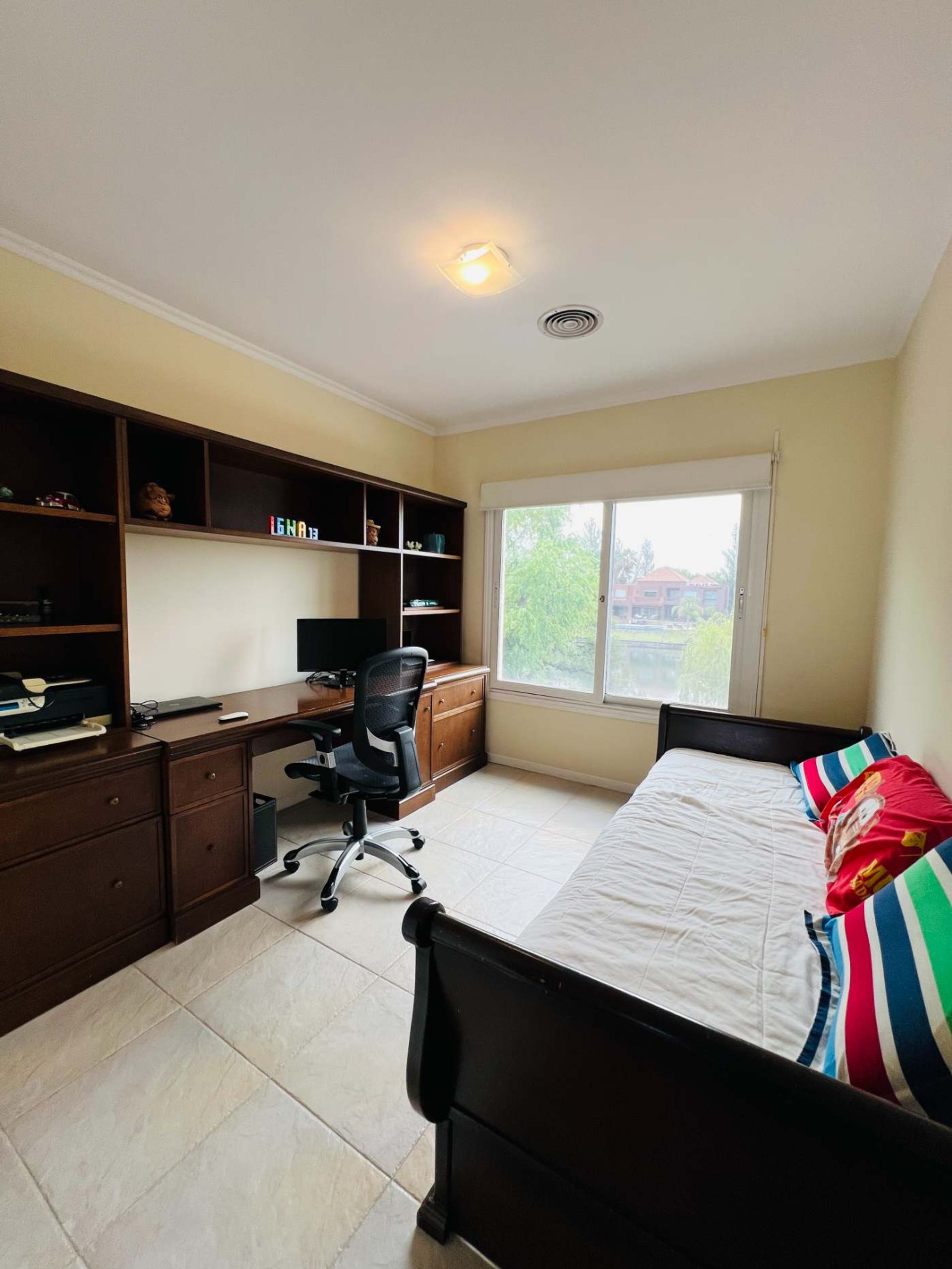 Venta casa Castores Nordelta 353m2 al lago central