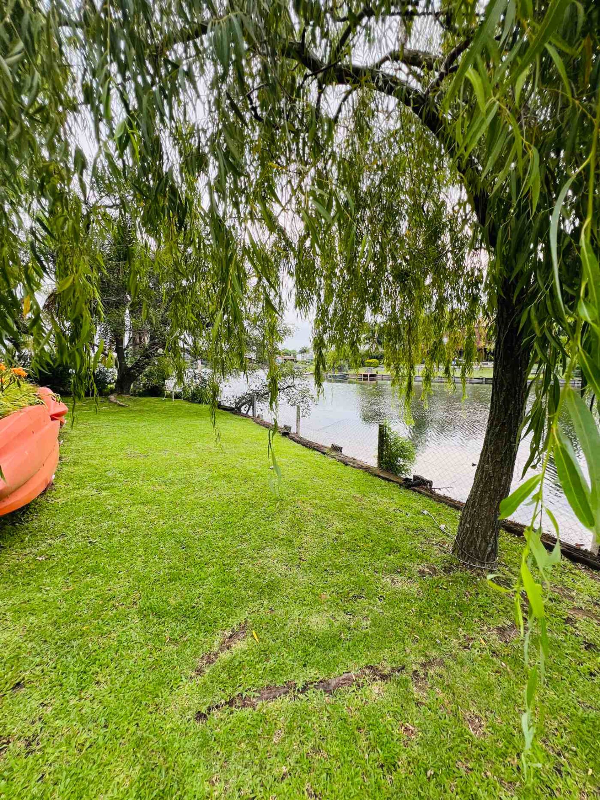 Venta casa Castores Nordelta 353m2 al lago central